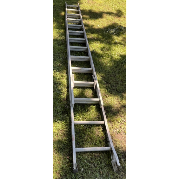 ALUM EXT LADDER 22'