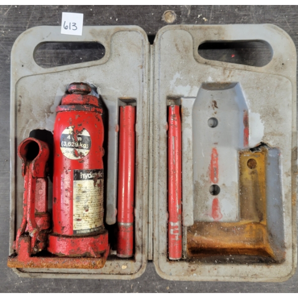 4 TON HYDRAULIC JACK W/ CASE