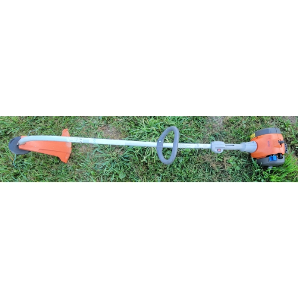 HUSQVARNA 122C YARD TRIMMER