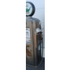 Image 6 : BENNETT GAS PUMP - REFINISHED AS SINCLAIR 