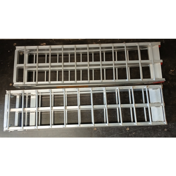 LOT OF 2 - LOADING RAMPS