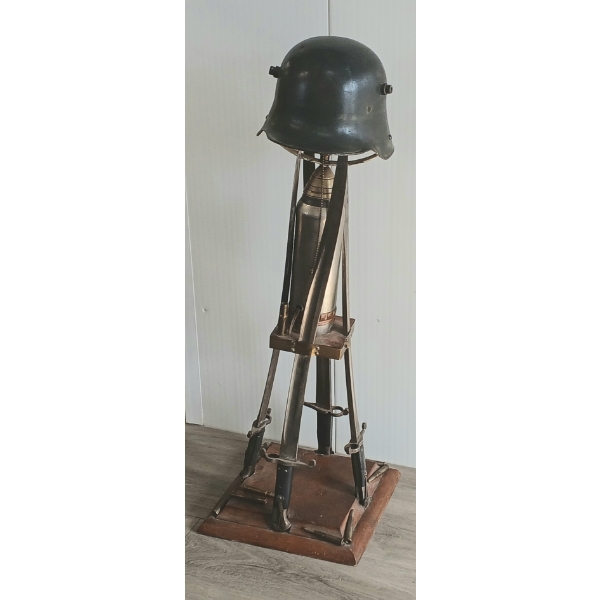 BRITISH MILITARY SCULPTURE LAMP - HELMET, BAYONETS & INERT RNDS