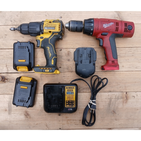 LOT OF 6 - DEWALT & MILWAUKEE DRILLS, BATTERIES & CHARGER