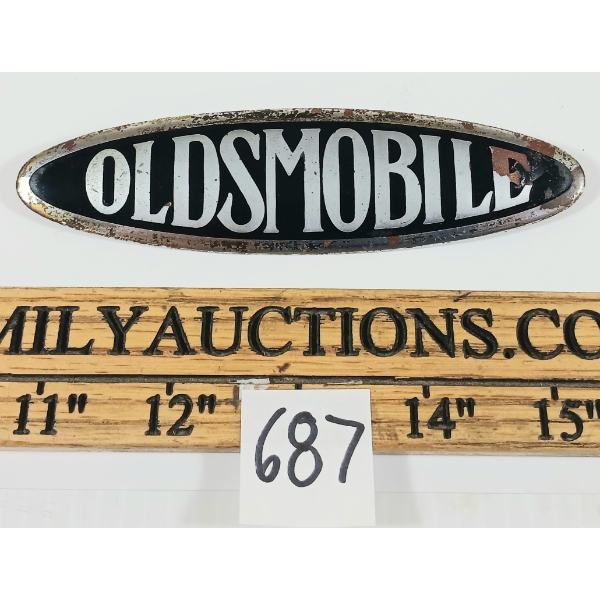 1931-1934 OLDSMOBILE RAD BADGE
