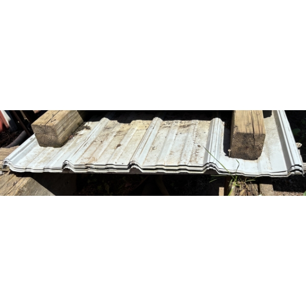 LOT OF ROOFING STEEL - APPROX 9 PCS