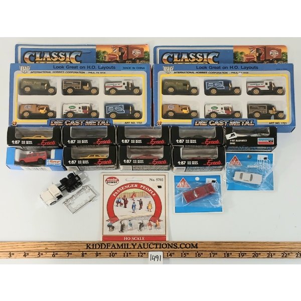 LOT OF 15 - HO SCALE VEHICLES & PASSENGER PEOPLE - MONOGRAM, ECKO, IHC, ETC