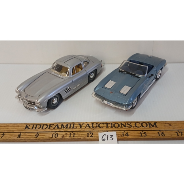 LOT OF 2 - BBURAGO & REVELL DIECAST MODELS - INCL 1954 MERCEDES-BENZ 300SL & CORVETTE STINGRAY