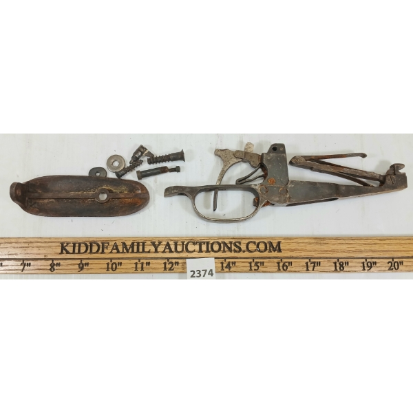 QTY OF BERTHIER 1907/15 PARTS - BUTT PLATE, TRIGGER GROUP, ETC