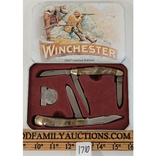 2007 WINCHESTER COLLECTIBLE DUAL FOLDING KNIVES SET