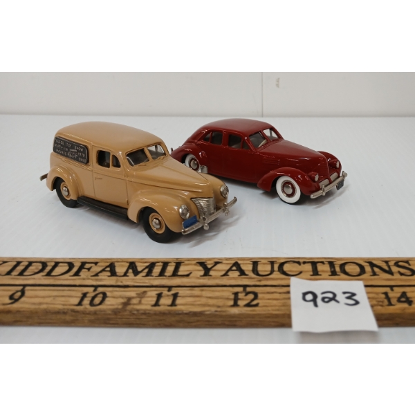 LOT OF 2 - BROOKLIN MODELS DIECAST - INCL 1941 HUPP SKYLARK & 1979 FORD