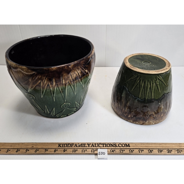 LOT OF 2 - GLAZED POTTERY INCL ROSEVILLE OHIO