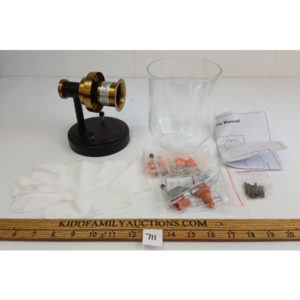 SINGLE BULB WALL MOUNT LIGHT