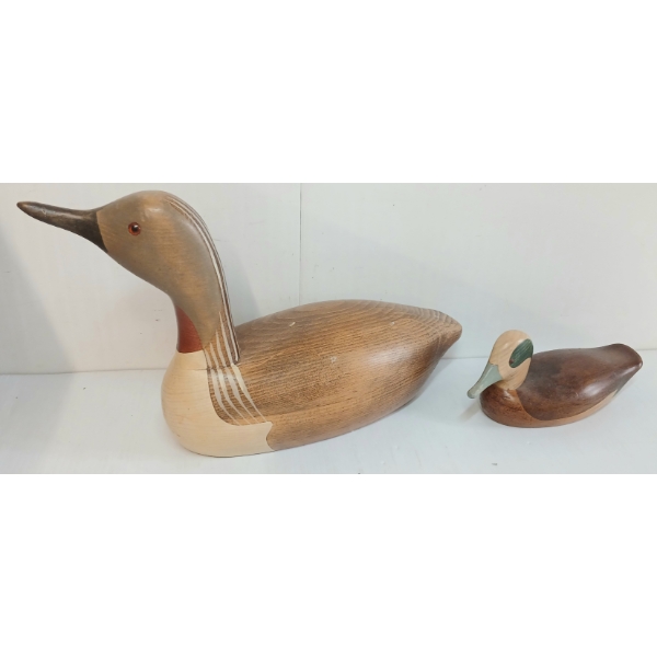 LOT OF 2 - 1985 RED THROATED LOON & WIDGEON DECOYS - SIGNED
