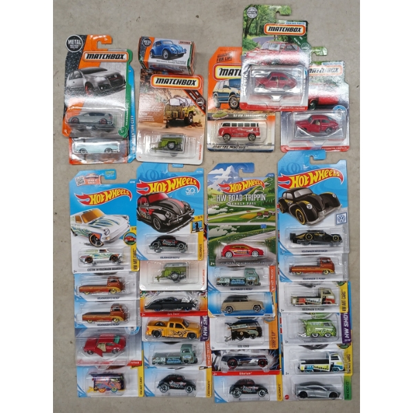 LOT OF 30 - HOTWHEELS / MATCHBOX - VOLKSWAGEN T2 PICKUP, '65 VOLKSWAGEN TYPE 3 FASTBACK, ETC