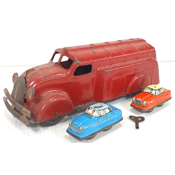 LOT OF 3 - WYANDOTTE PRESSED STEEL DELIVERY WAGON & TIN WIND UP CARS