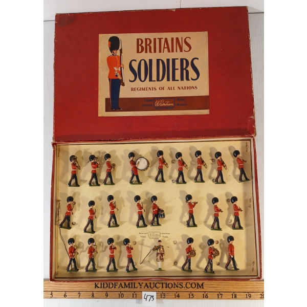 BRITAINS SOLDIERS LEAD FIGURES - NO. 2113 BAND OF THE GRENADIER GUARDS