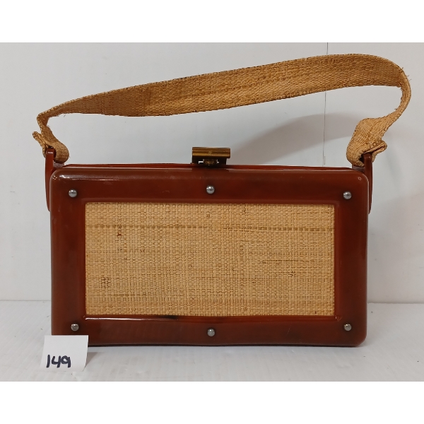 WEAVE BOX CLUTCH PURSE