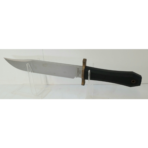 GERBER MODEL 5978 KNIFE W/ SHEATH
