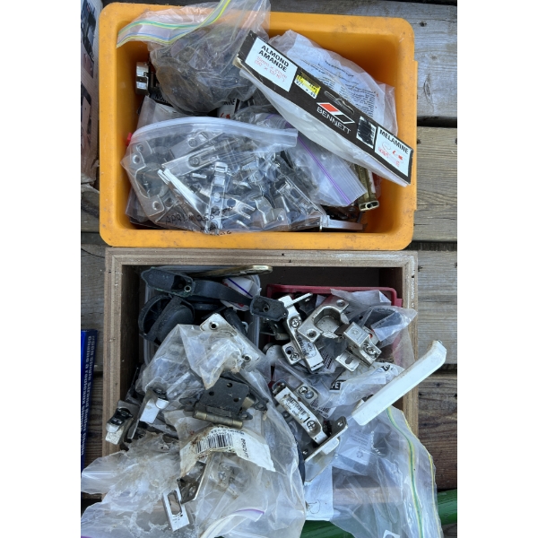 JOB LOT - DOOR / DRAWER / CABINET HARDWARE