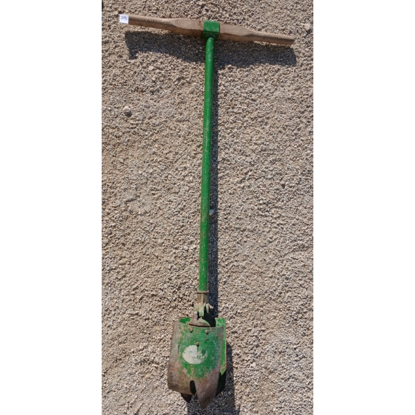 ADJUSTABLE POST HOLE AUGER