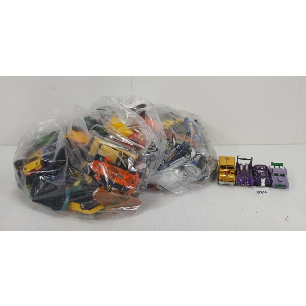 QTY OF MISC DIECAST HOT WHEELS VEHICLES