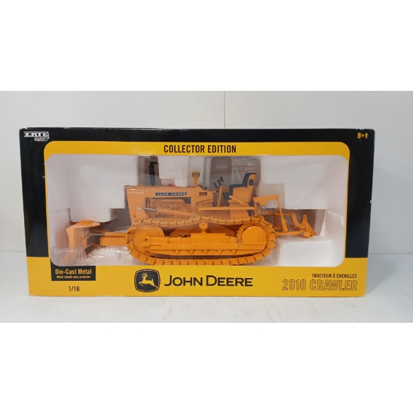 ERTL DIECAST JOHN DEERE 2010 CRAWLER