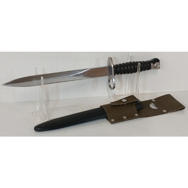 SWISS STG58 BAYONET W/ SCABBARD & FROG