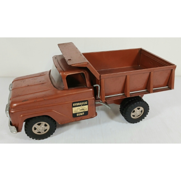 TONKA PRESSED STEEL HYDRAULIC DUMP TRUCK