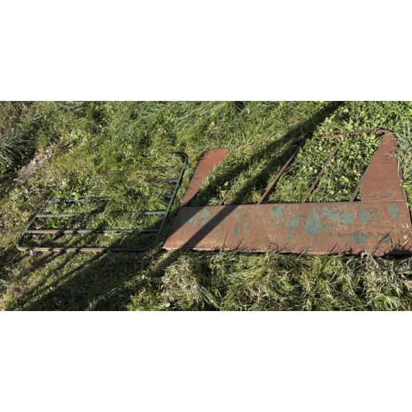 LOT OF 2 - 5 FOOT FARM GATE & 6 FOOT FEEDER GATE