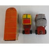 Image 5 : LOT OF 3 - MARX & WYANDOTTE TIN TRUCKS & LIVESTOCK TRAILER