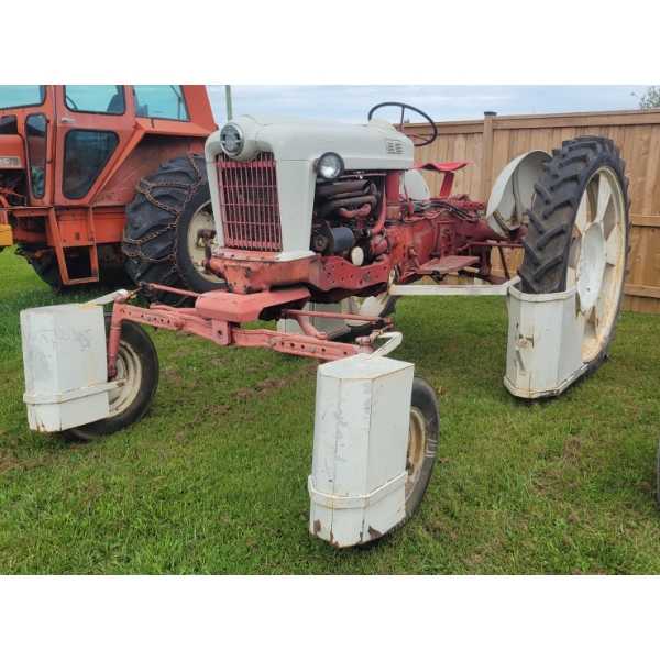 1955 FORD 960 - MODIFIED LIKELY FOR GENSING FARMING
