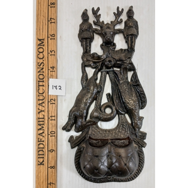 CAST IRON HUNTERS' WALL MOUNT MATCH HOLDER