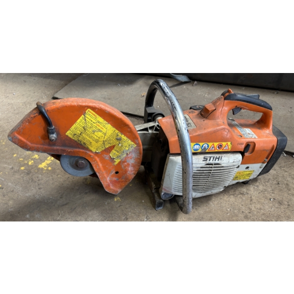 STIHL CUT OFF SAW - MODEL TS400 - WORKING