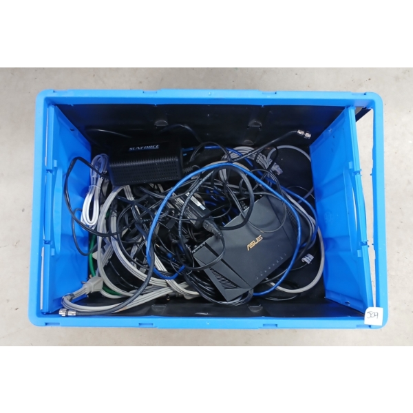 JOB LOT - MISC CORDS & CLEVER MATE FOLDING STORAGE BIN