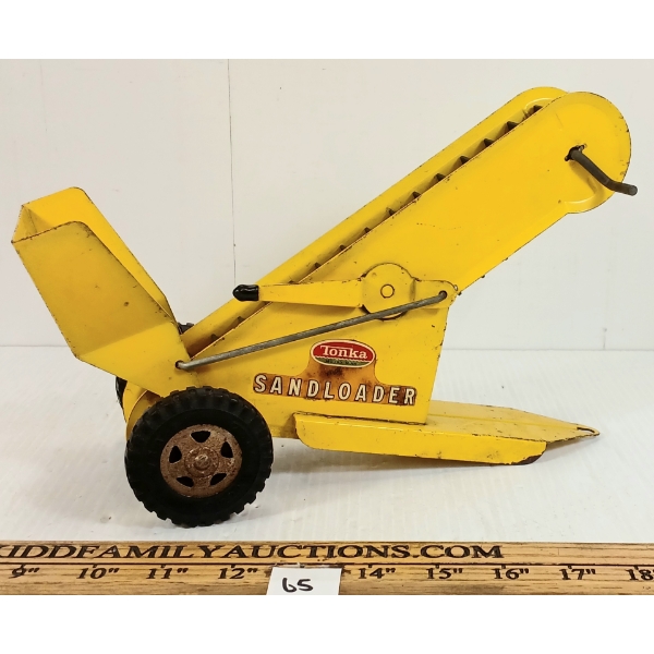 TONKA PRESSED STEEL AGGREGATE SAND LOADER