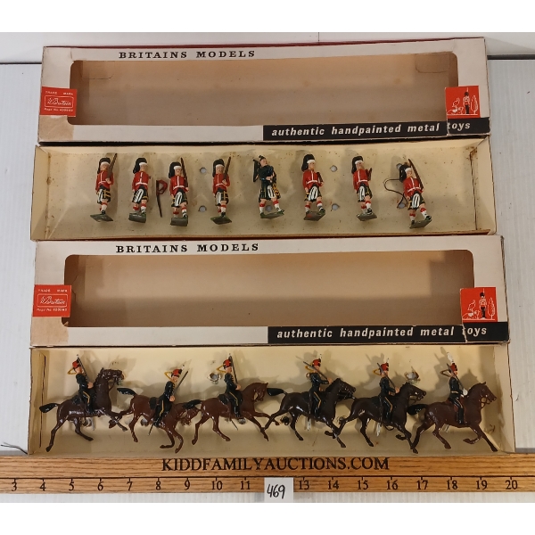 LOT OF 2 - BRITAINS SOLDIERS LEAD FIGURES - NO. 9131 GORDON HIGHLANDERS & 7TH QUEENS OWN HUSSARS
