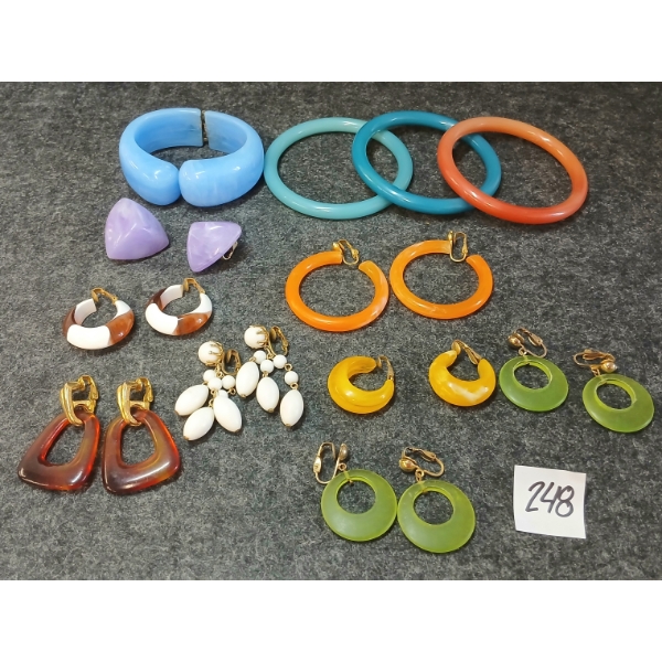 LOT OF 12 - LUCITE BANGLES & CLIP ON EARRINGS - C. 1950'S / 1960'S