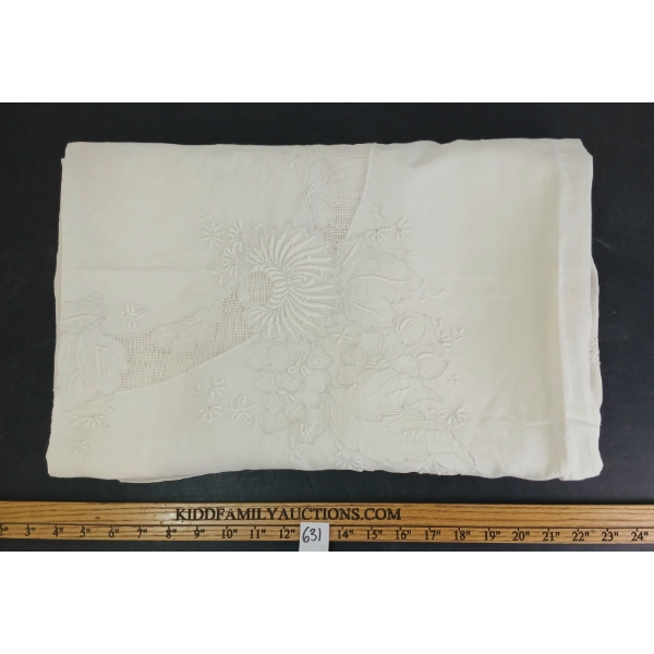 LACE EMBROIDERED TABLE CLOTH