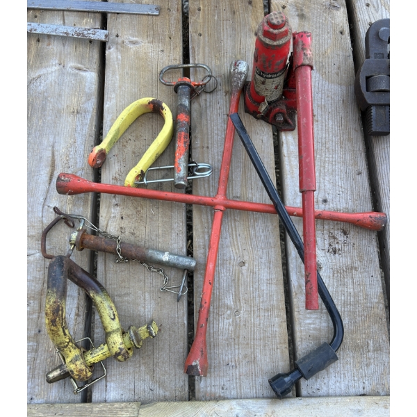 JOB LOT - 4 WAY SOCKET, CLEVISES, JACK, WAGON PINS