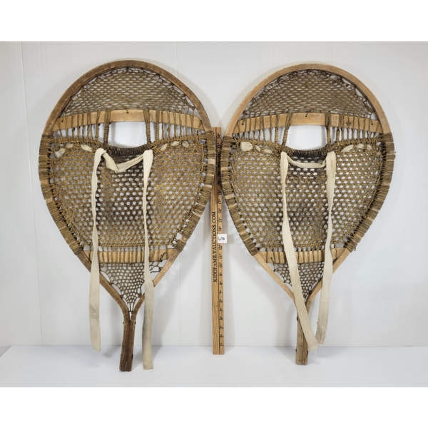 PAIR OF BEAR PAW STYLE SNOW SHOES