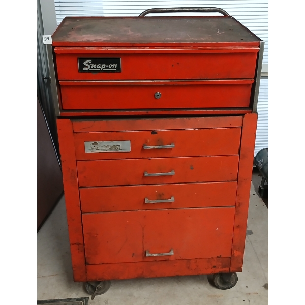 SNAP-ON 2 PIECE TOOL CHEST ON CASTORS - 18 X 26 X 40 INCH