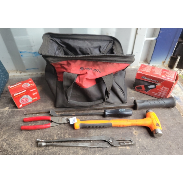SNAP ON BAG W/ TOOLS - INCL. PLIERS, LED & TAPE