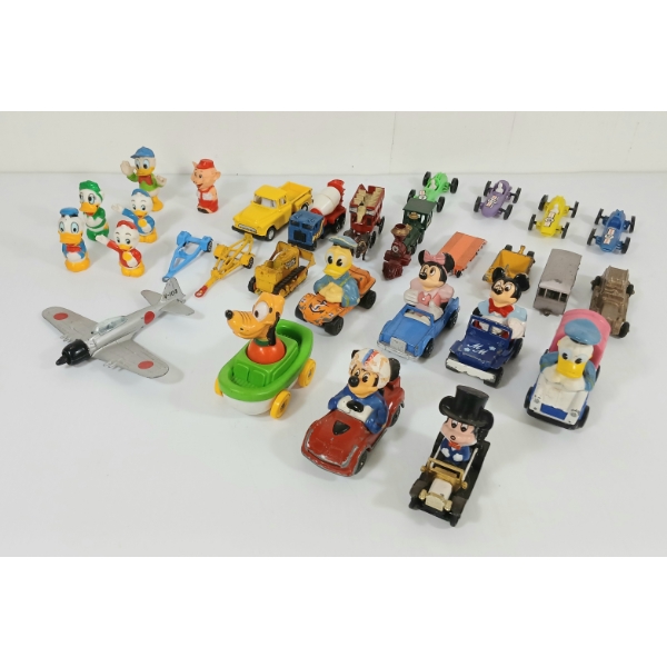 JOB LOT - DIECAST & PLASTIC TOYS - DISNEY CHARACTERS & LINTOY AIRPLANE