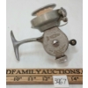 Image 2 : VINTAGE RECORD NO. 700 FISHING REEL