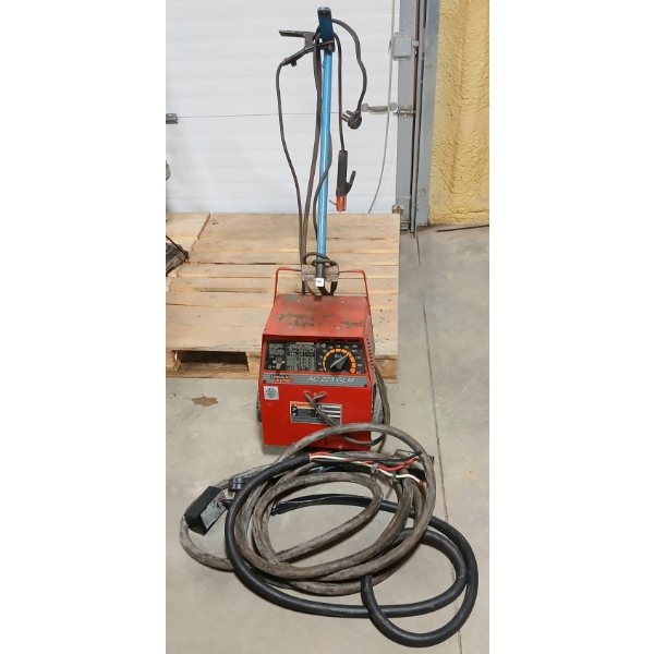 LINCOLN ELECTRIC AC-225 GLM ARC WELDER