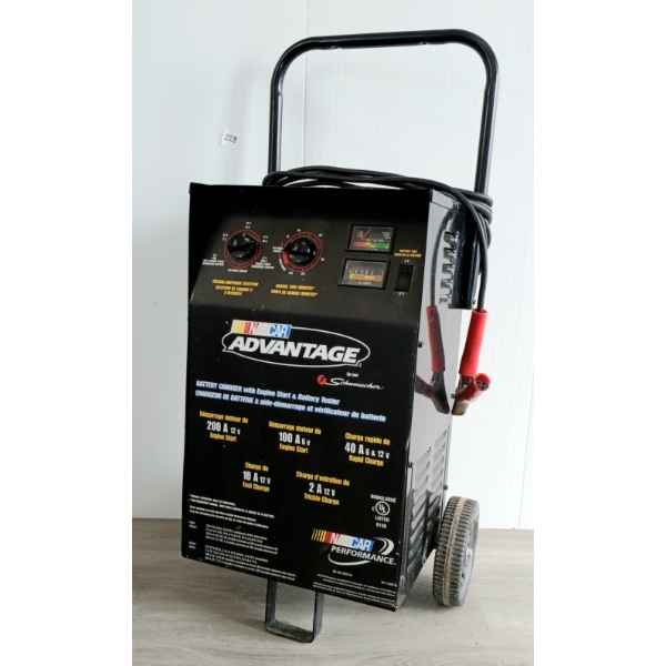NASCAR ADVANTAGE BATTERY CHARGER W/ ENGINE START & BATTERY TESTER
