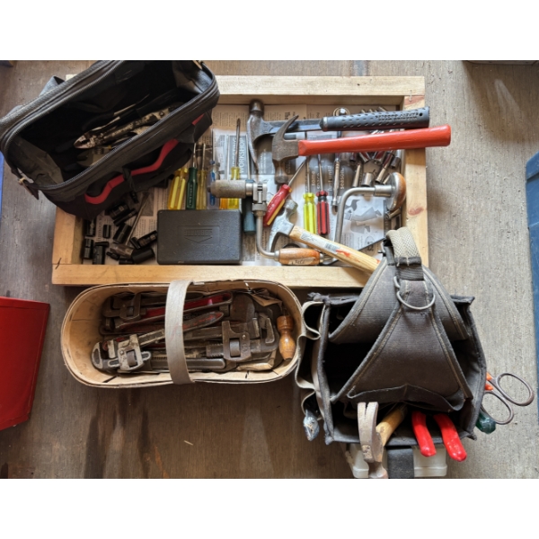 JOB LOT - MISC TOOLS & TOOL CARRIERS