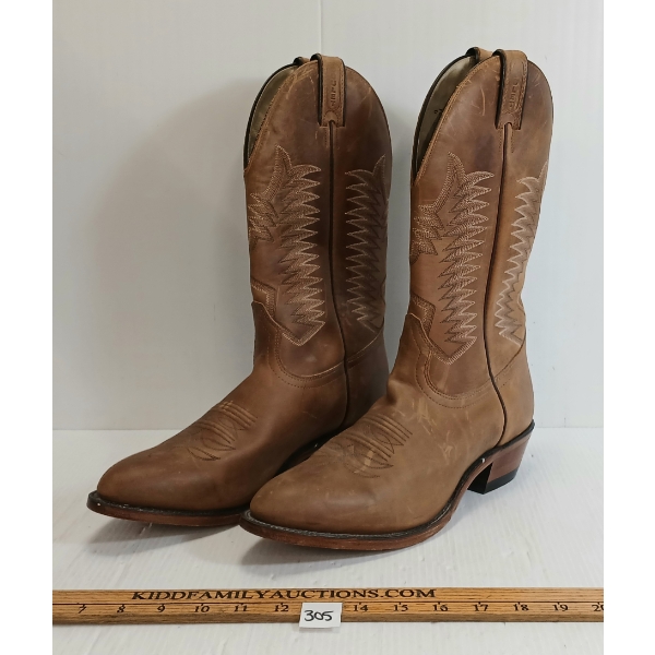 PAIR OF MEN'S BOULET COWBOY BOOTS