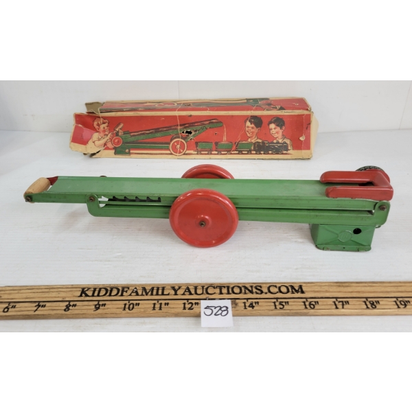 LBZ TIN WIND UP CONVEYOR BELT W/ ORIG BOX