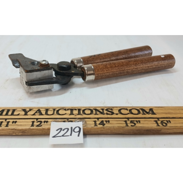 LEE 90461 BULLET MOULD